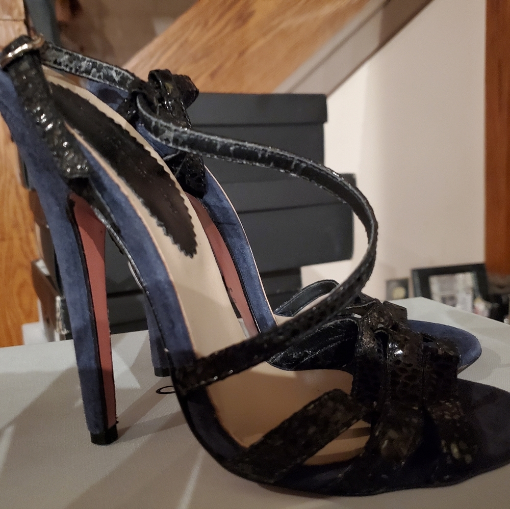 NIB heels - Picture 2 of 8